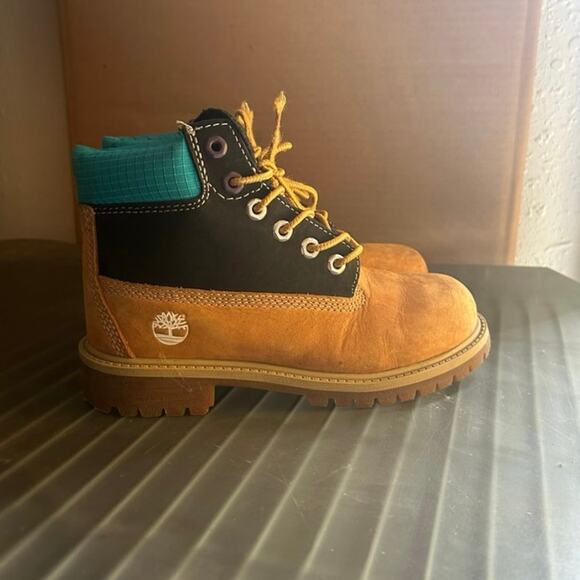 ˚₊‧꒰ა ☆ ໒꒱ ‧₊˚ Timberland Youth Waterproof Nubuck Boot Sz 1 ReBOTL Unisex - Picture 1 of 12